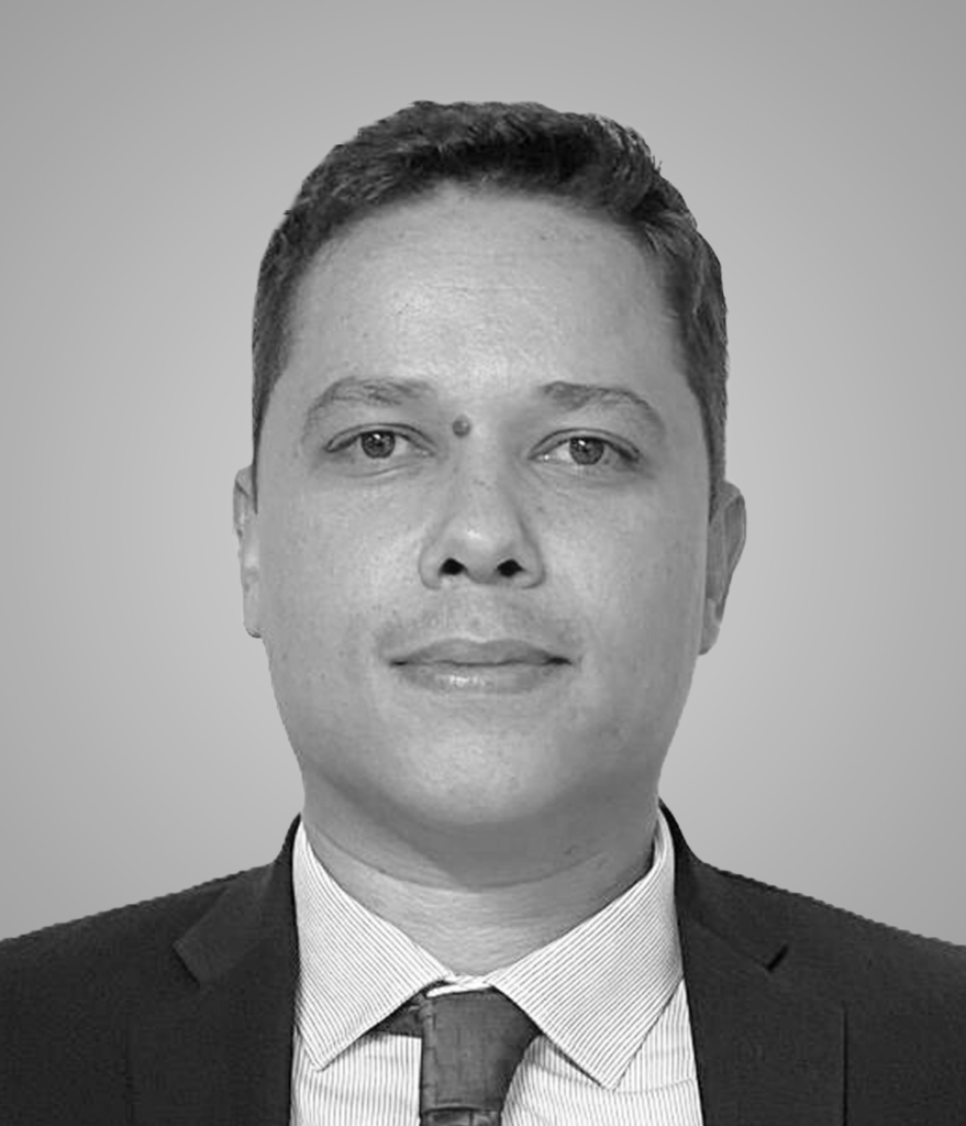 Douglas Resende e1774293126735 - Renault Advogados